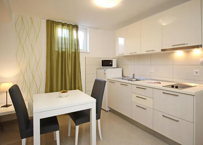 Apartman With Swimming Pool Baska, Krk - 18785 *